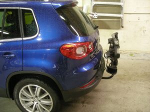 VW Tiguan Hold Up side view